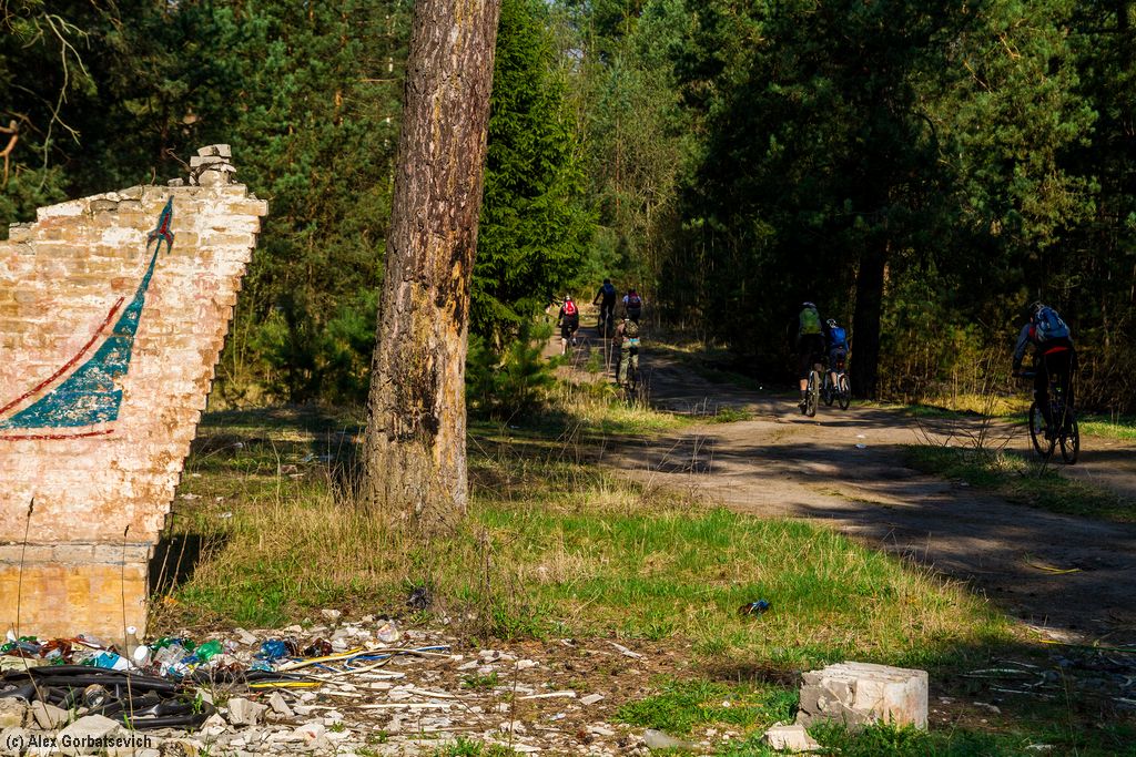 �������!