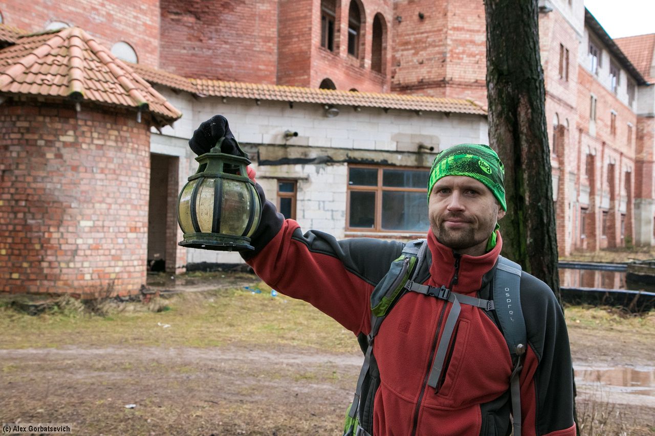 �������