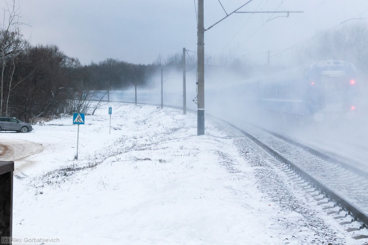 � ������