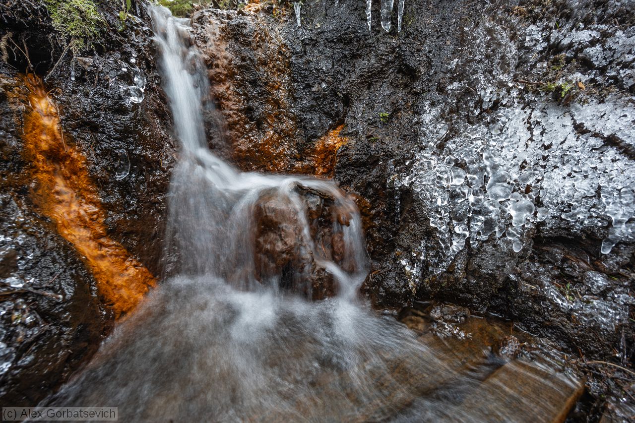 �������