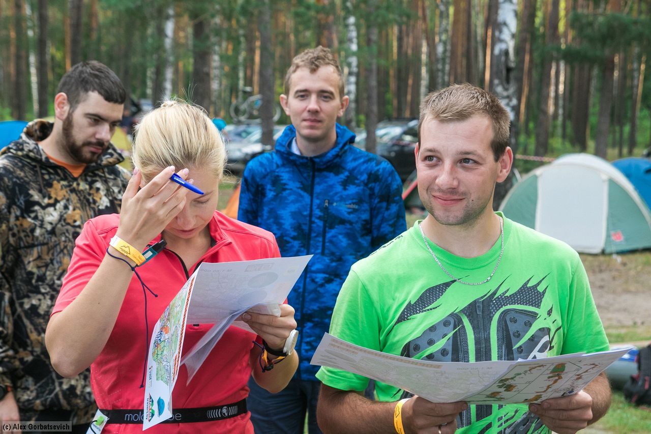 �������